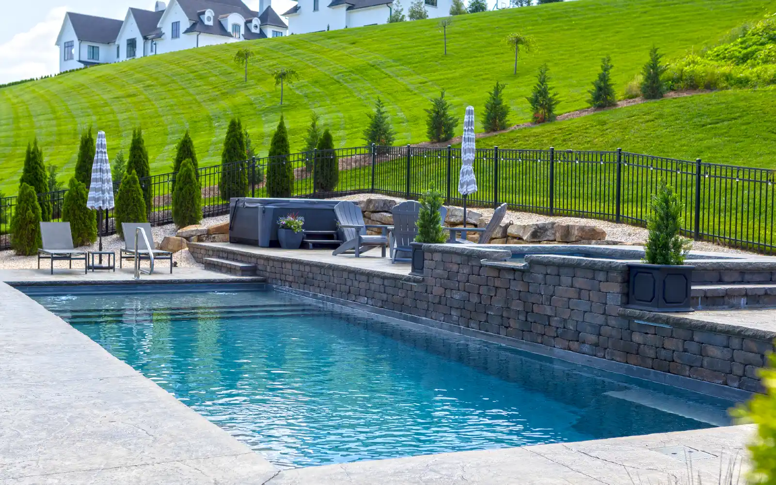 Leisure Pools Lake City: Northern Indiana’s Premier Fiberglass Pool Builder